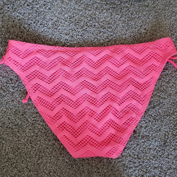 Hot Pink NWOT size M bikini bottoms - Picture 3 of 3